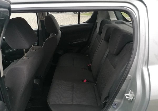 Suzuki Swift cena 19990 przebieg: 176000, rok produkcji 2012 z Gniezno małe 254